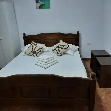 Casa Simone בית הארחה 3*